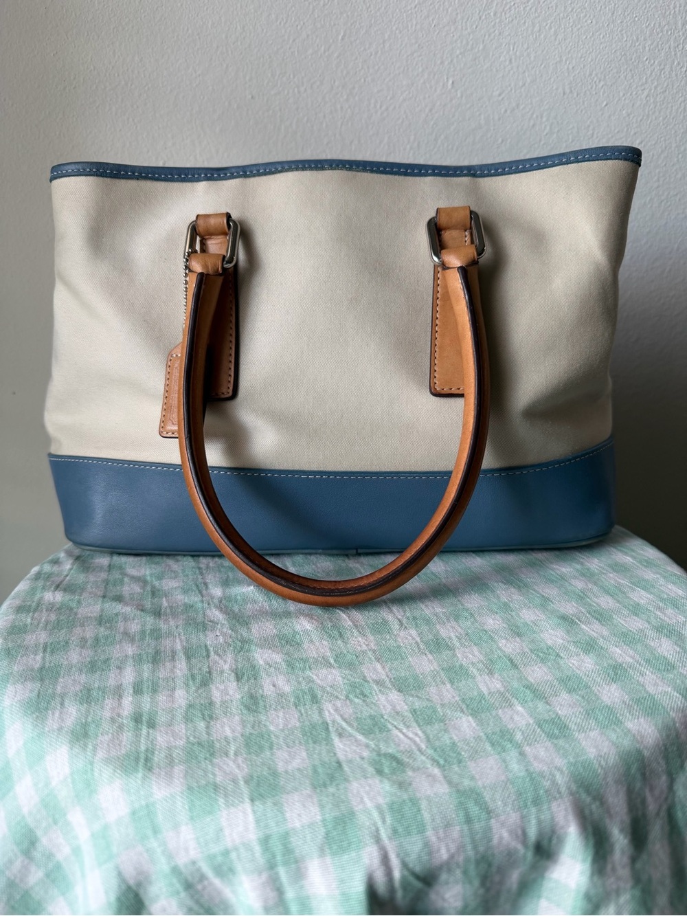 VINTAGE Coach Hampton Cream and Blue Weekend Tote 7771